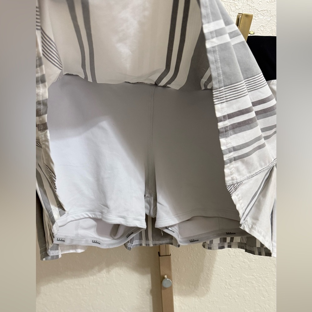 Lululemon Pace Setter Run Skirt Groovy Stripe Size 8 - Picture 7 of 10